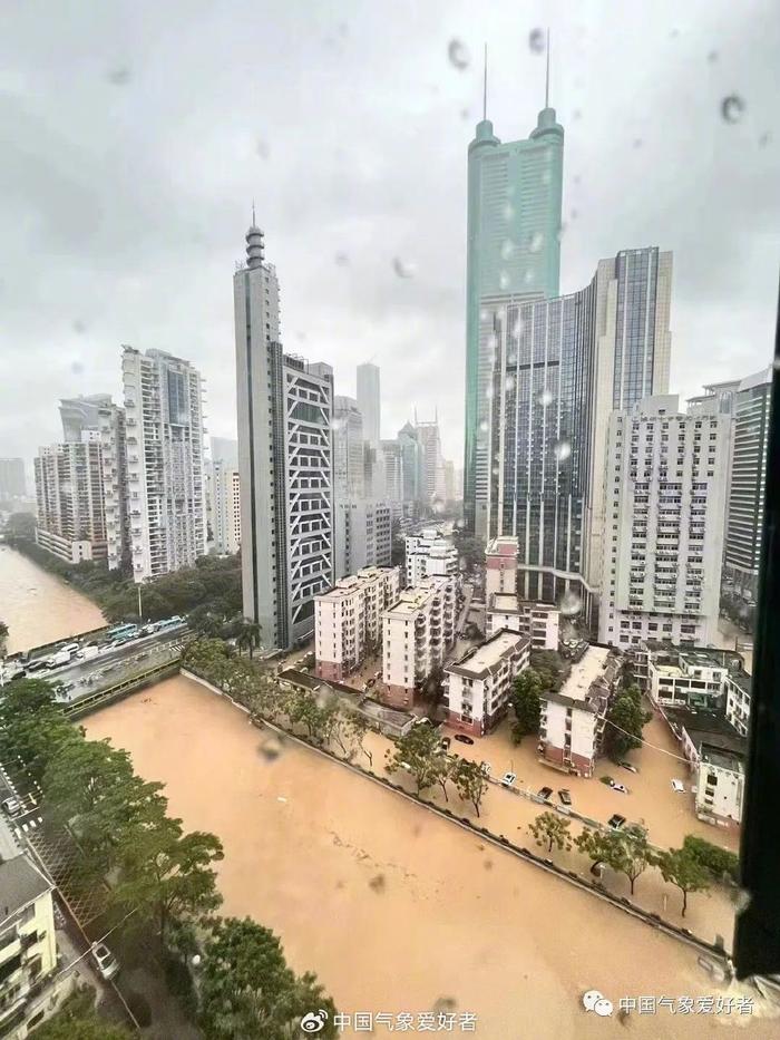 深圳暴雨来袭，揭秘背后的真相与应对之道