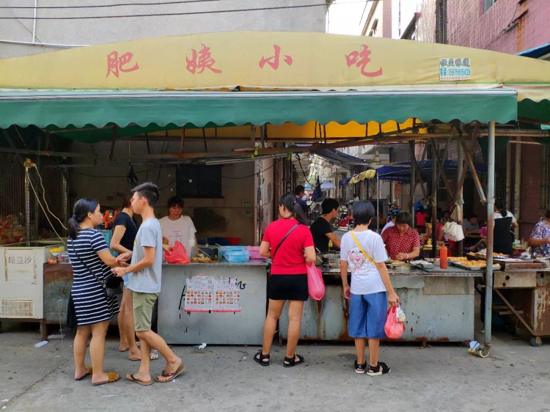 小学生开启肥娟小吃店预售之旅