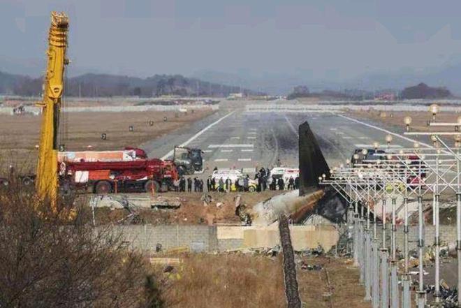 韩国空难乘客遗物装满一卡车，一段令人痛心的回忆