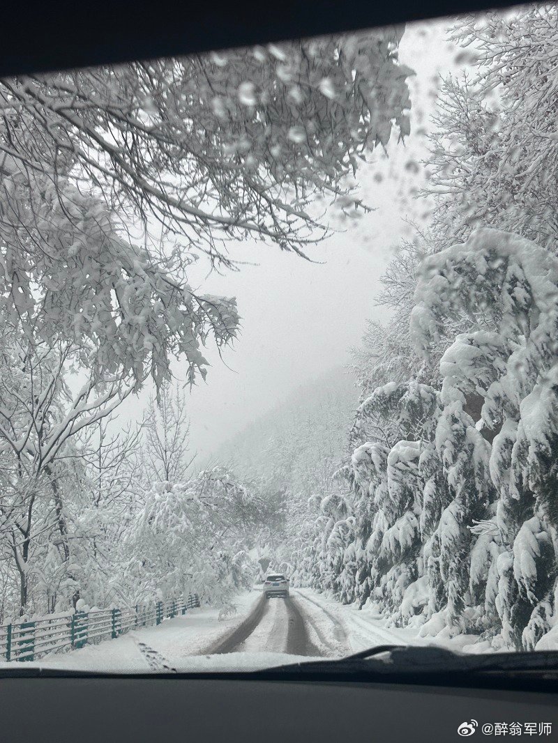 自驾返乡遇暴雪:2小时车程开了24小时