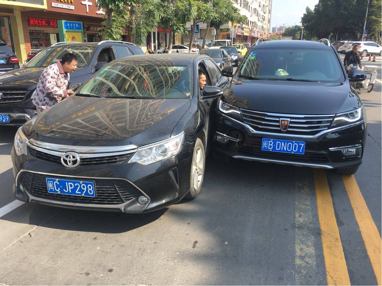 女孩逃票进景区后坠亡，景区究竟是否担责？深度解读事件真相与法律边界